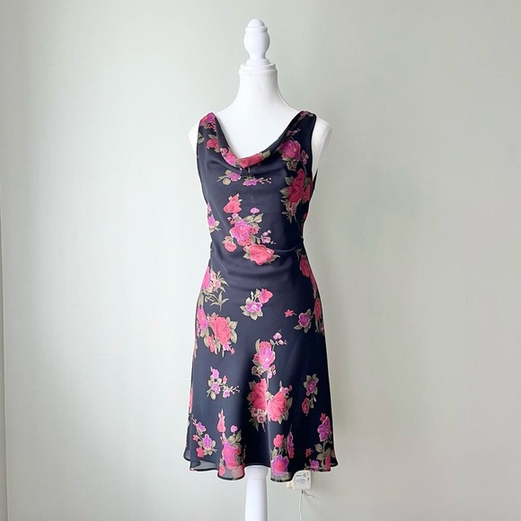 VINTAGE FLORAL MIDI DRESS - Picture 1 of 5
